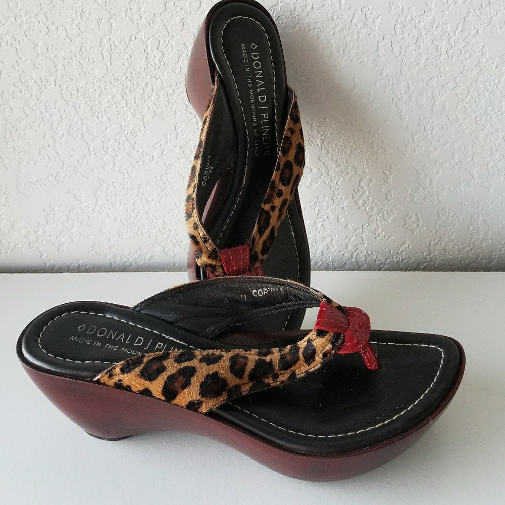 Donald J. Pilner leopard , red thong sandal. sz. 6